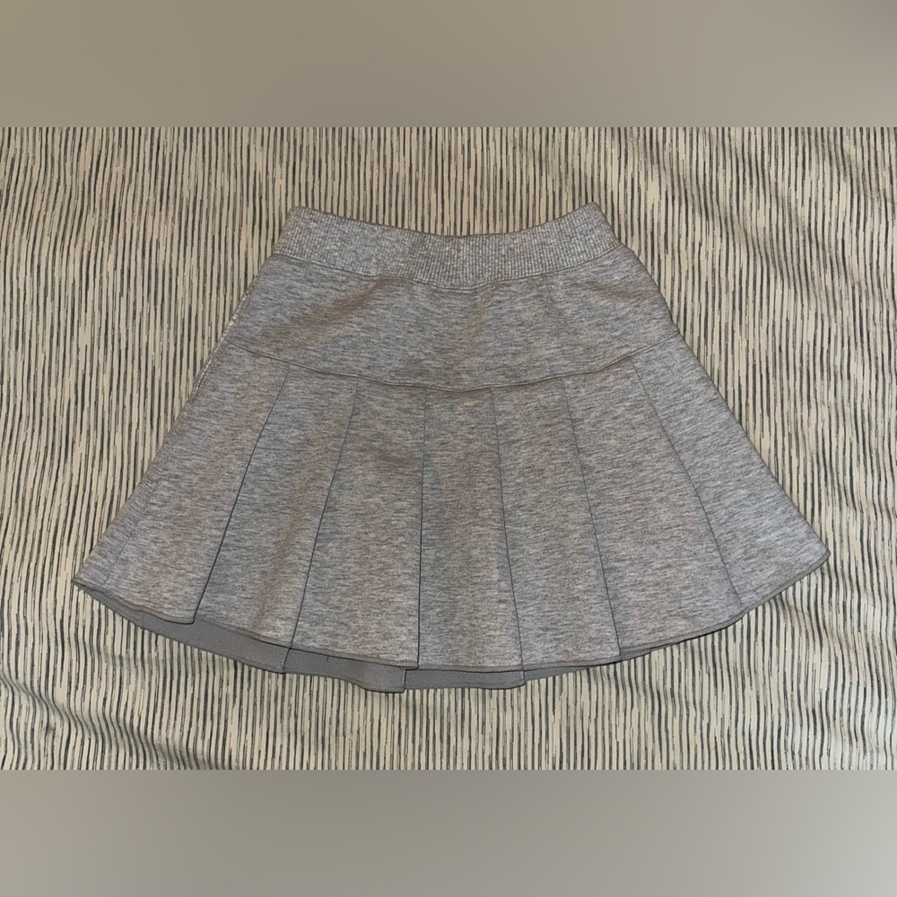 UNIQLO Women’s Gray Skater Skirt